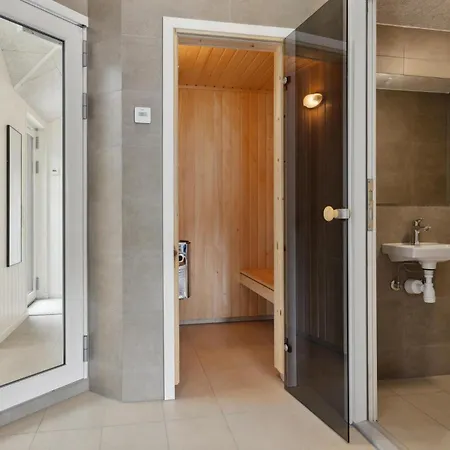 Aqua 221 * 크라코프암지