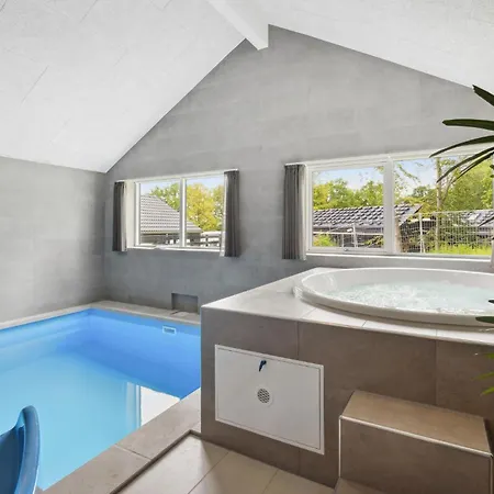 Aqua 221 * 크라코프암지